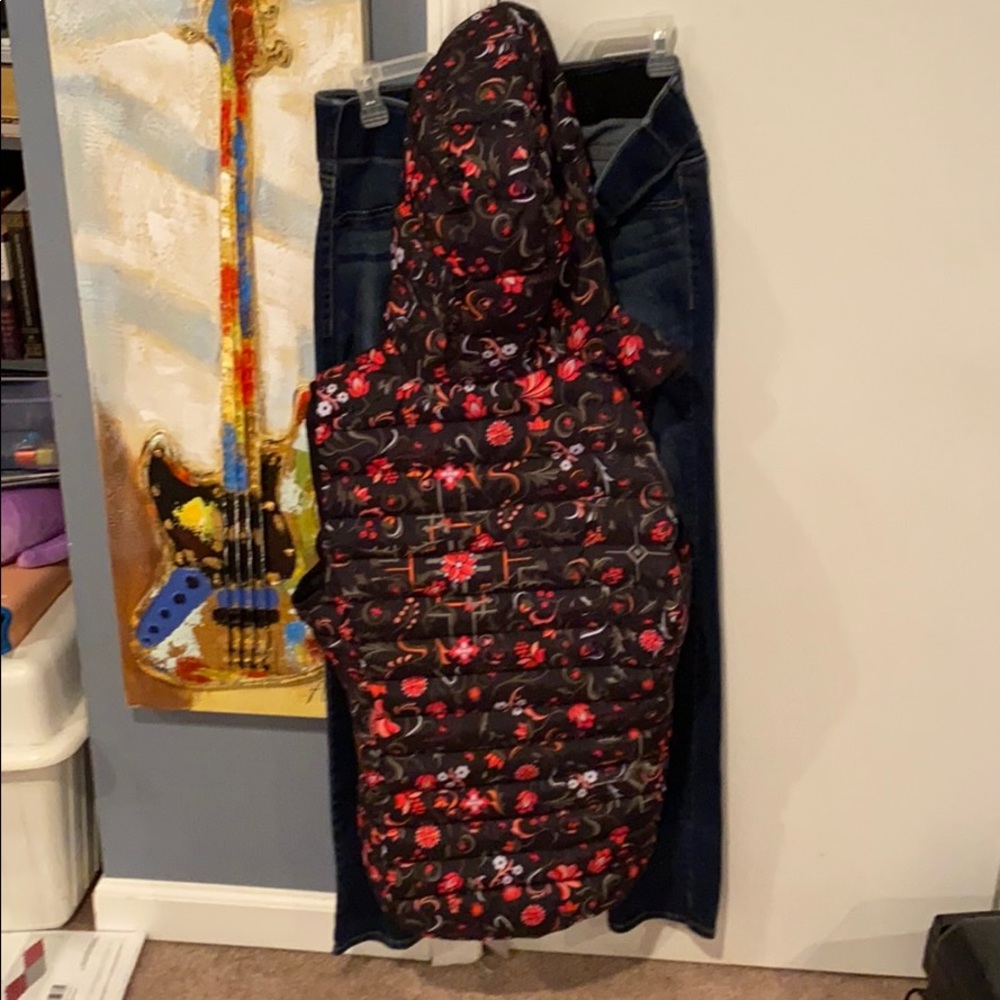 Vest - Picture 3 of 3